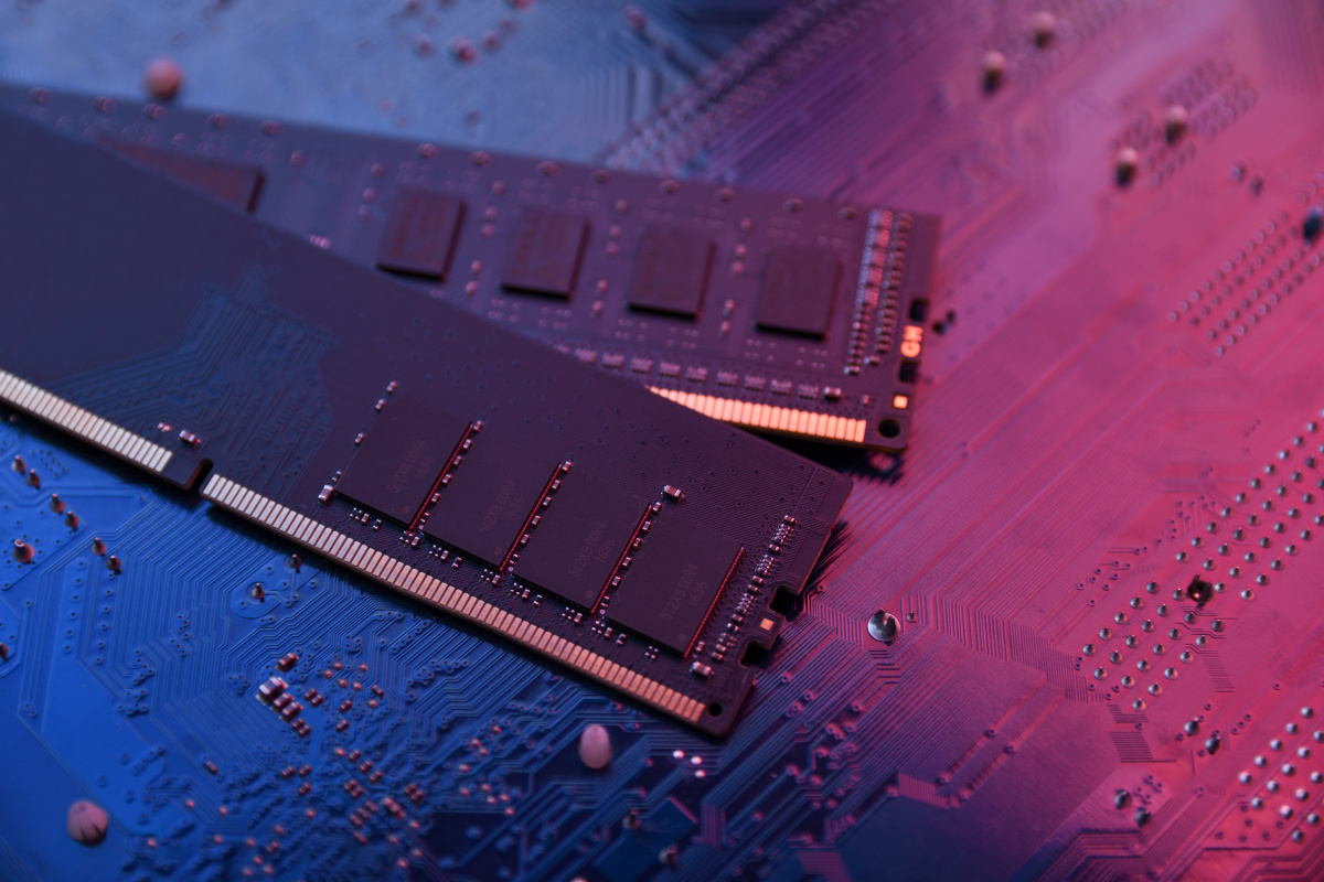 motherboard is server memory different from desktop memory