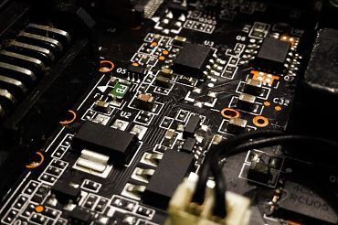 Comparison of Windows Server and Linux Server